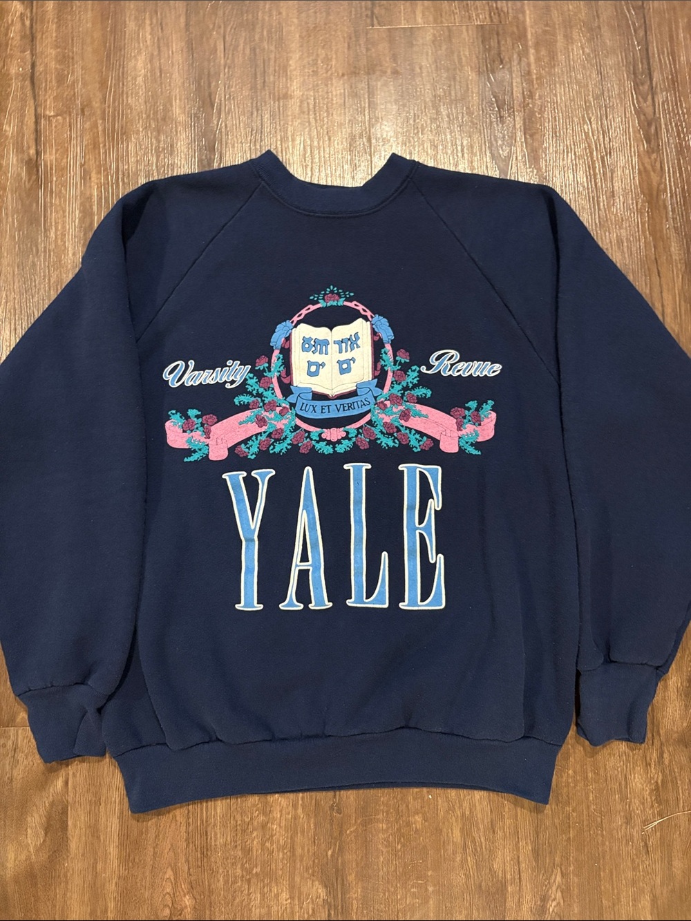 Vintage fruit the loom Yale University women’s large crewneck